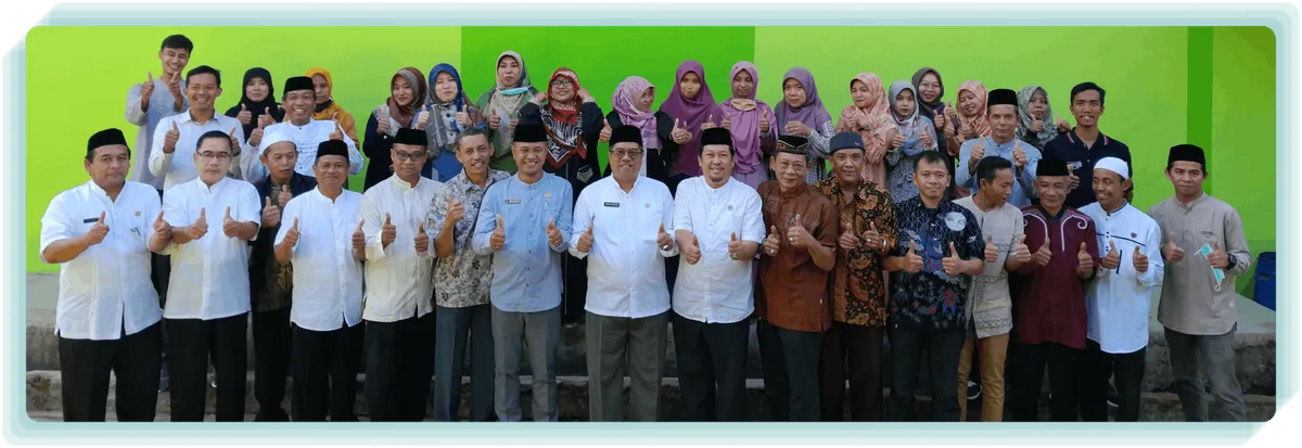 Apresiasi Dedikasi: 6 Guru & Staf MTsN 1 Pandeglang Raih Satyalancana Karya Satya